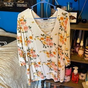 White floral flowy shirt